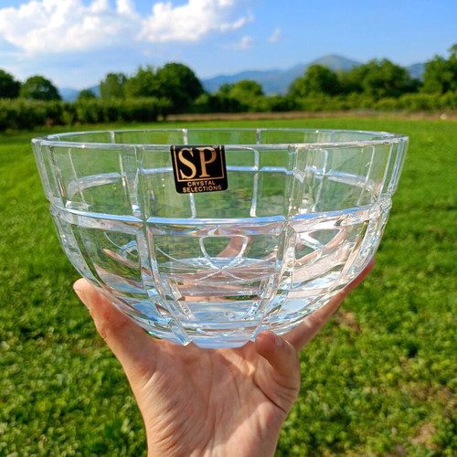 Glass bowl crystal clear new with carved design