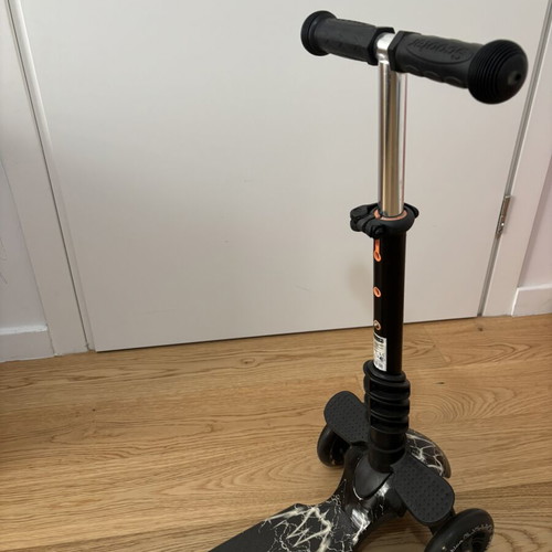 2-in-1 children's scooter