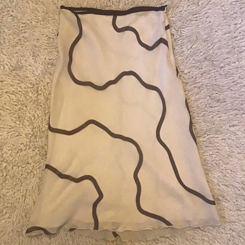 Emporio Armani vintage skirt like new, ecru with bordeaux patterns, size S