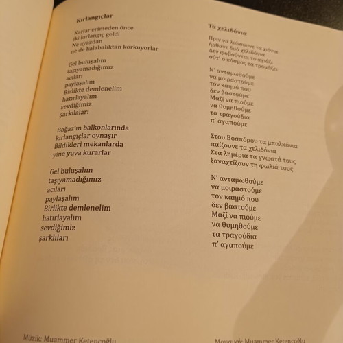 Edo Miloun Alli Lalia bilingual book like new, Greek and Turkish songs by Giorgos Kordellas