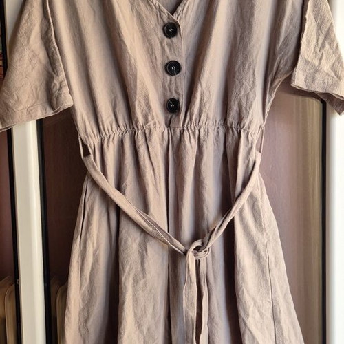 Beige dress with buttons and belt like new, size M