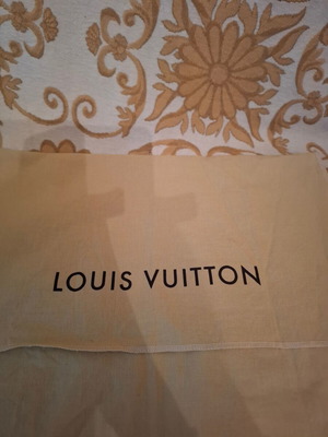 Louis Vuitton dust bag 42x35 cm like new