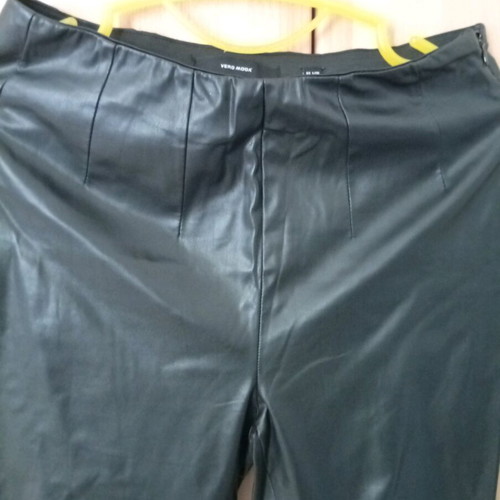 Vero Moda women's leather pants large black like new