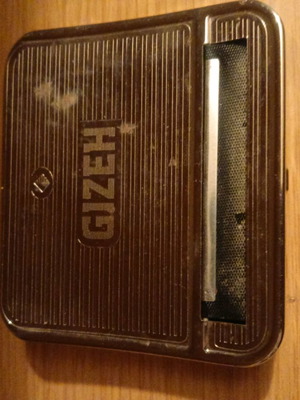 Rolling cigarette case used