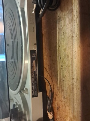 Technics turntable used, cover slightly damaged