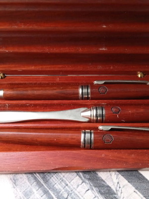 Shell wooden writing set like new