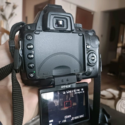 Nikon D-5000 DSLR σαν καινούργιο με μπαταρία και τσάντα μεταφοράς