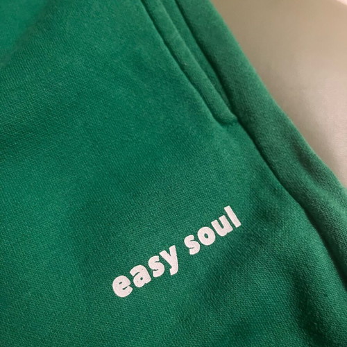 Green athletic pants like new, baggy wide fit