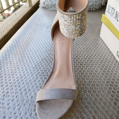 Ideal Shoes Castor Style Sandals New, Rhinestones, Size 38, Gray