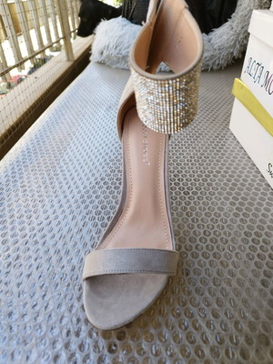 Πέδιλα Ideal Shoes τύπου καστορ καινούργια, με στρας, μέγεθος 38, γκρι