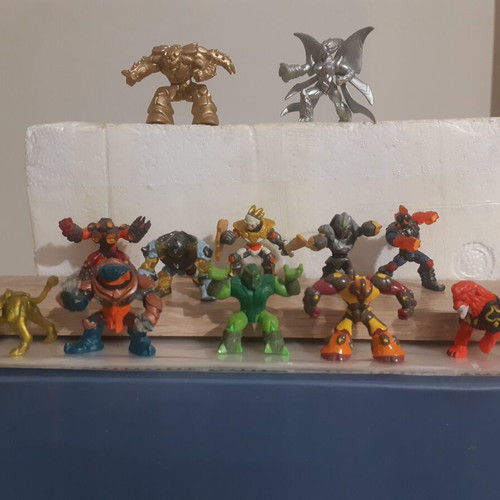 Gormiti figures pack of 12 like new
