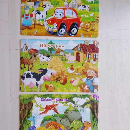 Children's puzzles 24 pieces set like new, farm dinosaurs fire truck