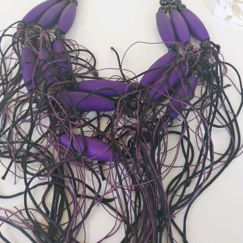 Necklace with tassels like new, purple