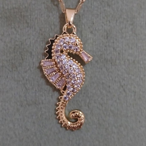 Seahorse Gold Steel Necklace used with missing strass