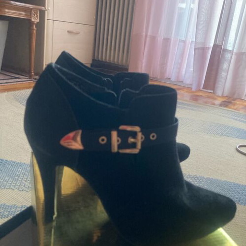 Ankle boots size 39 black with side zipper like new