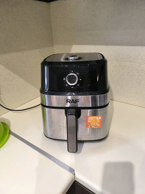 Raf Air Fryer 10 liters used, with rust in the basket