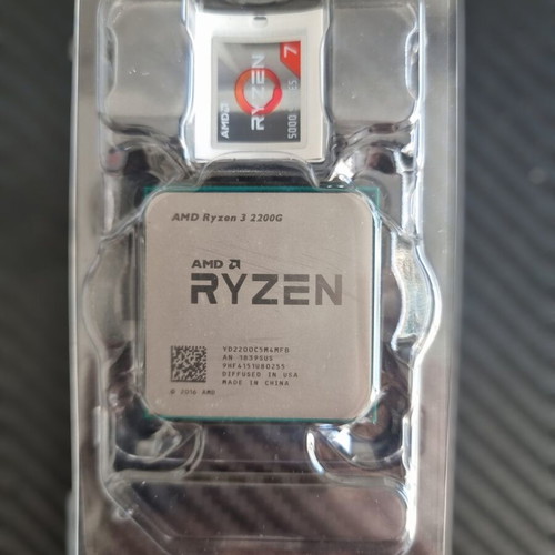 AMD Ryzen 3 2200G like new with genuine cooler