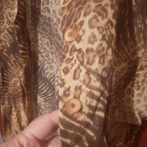 Animal print shirt like new, multicolor, size XXXL
