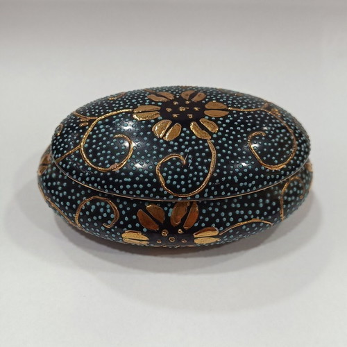 Sevres set of 2 hand-painted bowls used