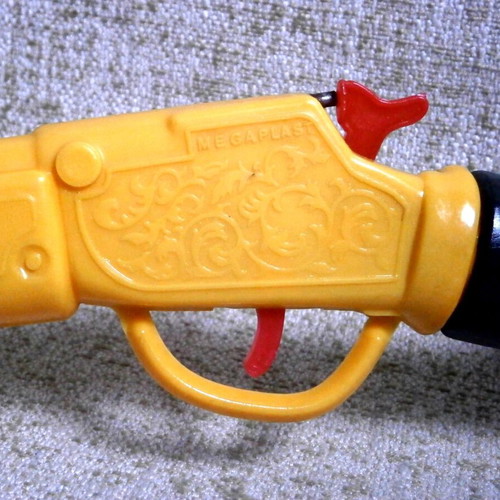 Winchester Dallas plastic toy new, Greek cowboy western