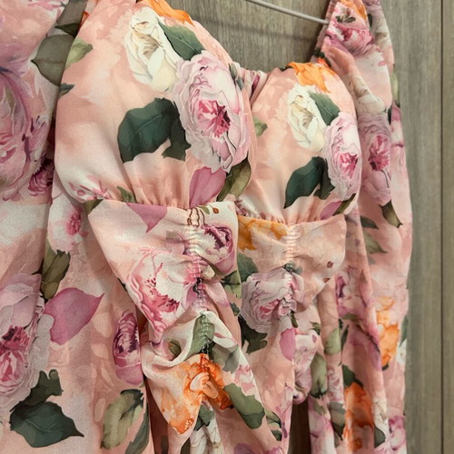 Crop top women's pink with flowers like new