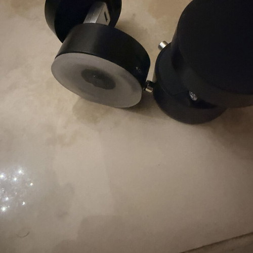 Magnetic car phone holder with suction cup like new
