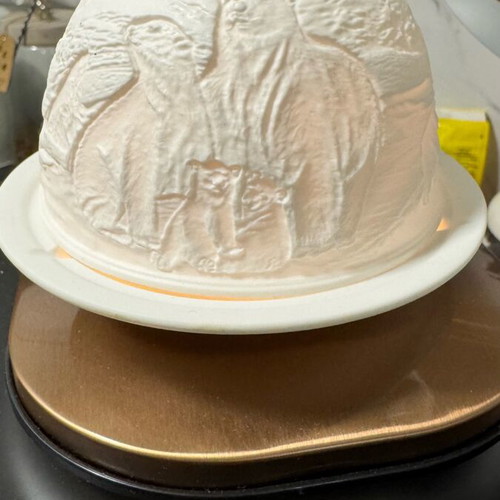 Candle holder like new, beautiful, gypsum