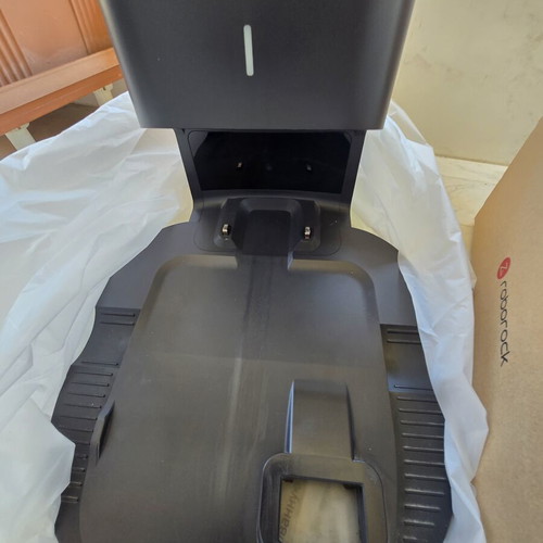 iRobot Roomba i7 robot vacuum cleaner with automatic bin emptying