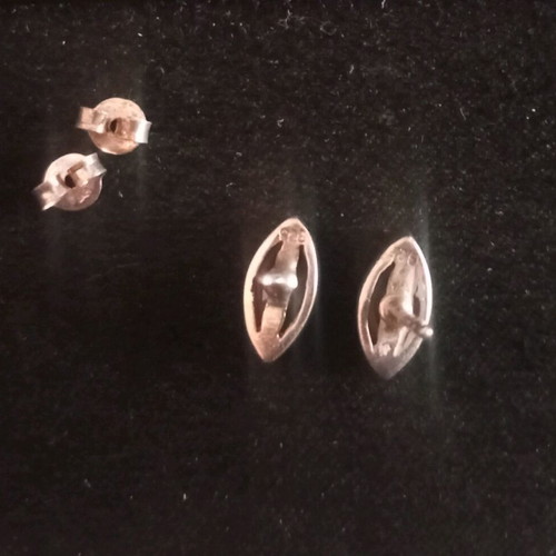 Silver 925 stud earrings with marquise cut like new