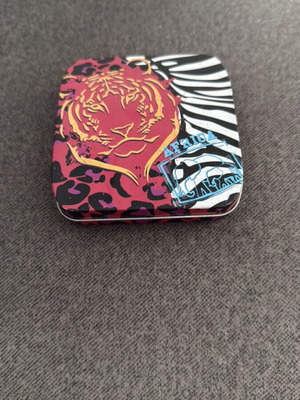 Metal box from napkin design