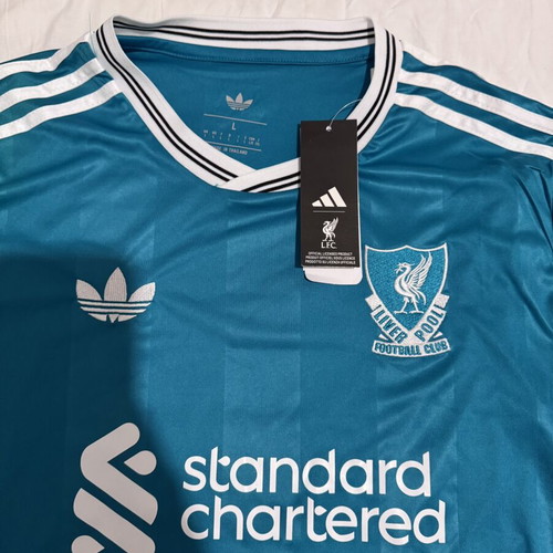 Liverpool FC Adidas Long Sleeve Jersey Like New Size L