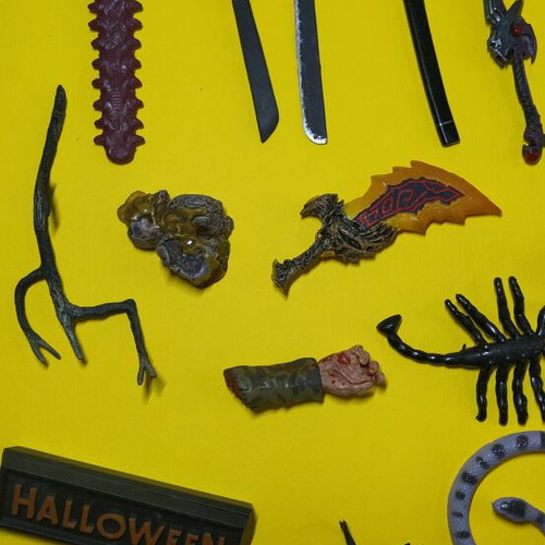 Figure accessories used, parts and weapons for 6-7 inch figures, pack
