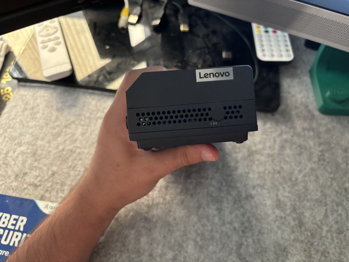Lenovo ThinkEdge SE30 Mini PC like new,… - € 850,00 - Vendora.cy