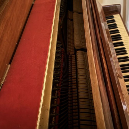 Russian piano like new