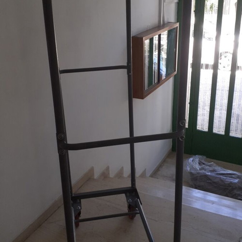 Metal trolley ZOWN like new with 4 wheels and brake
