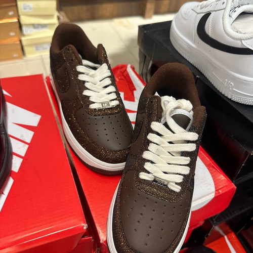 Nike Dunk new athletic shoe brown and gold