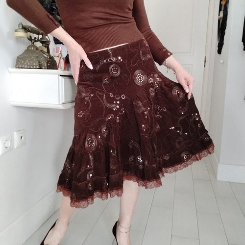 Vintage corduroy skirt Queen No.48 like new, brown with lace and sequins