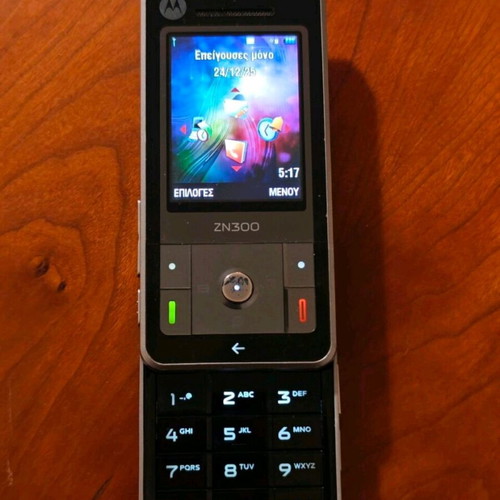 Motorola ZN300 μεταχειρισμένο σε άριστη κατάσταση με καλώδιο φόρτισης και φορτιστή