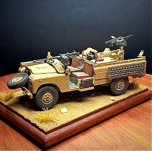 Italeri SAS Combat Car Land Rover in Oman,circa 1970's+figure 1/35.