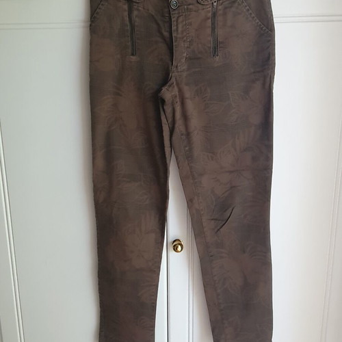 Sarah Lawrence pants medium like new, olive cotton with pattern