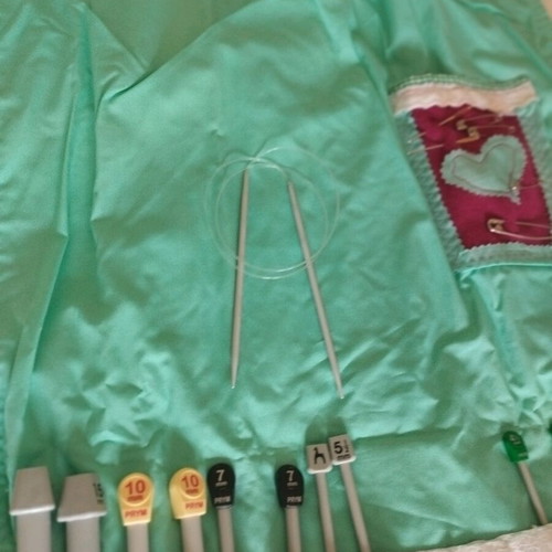 Knitting needles like new with handmade case