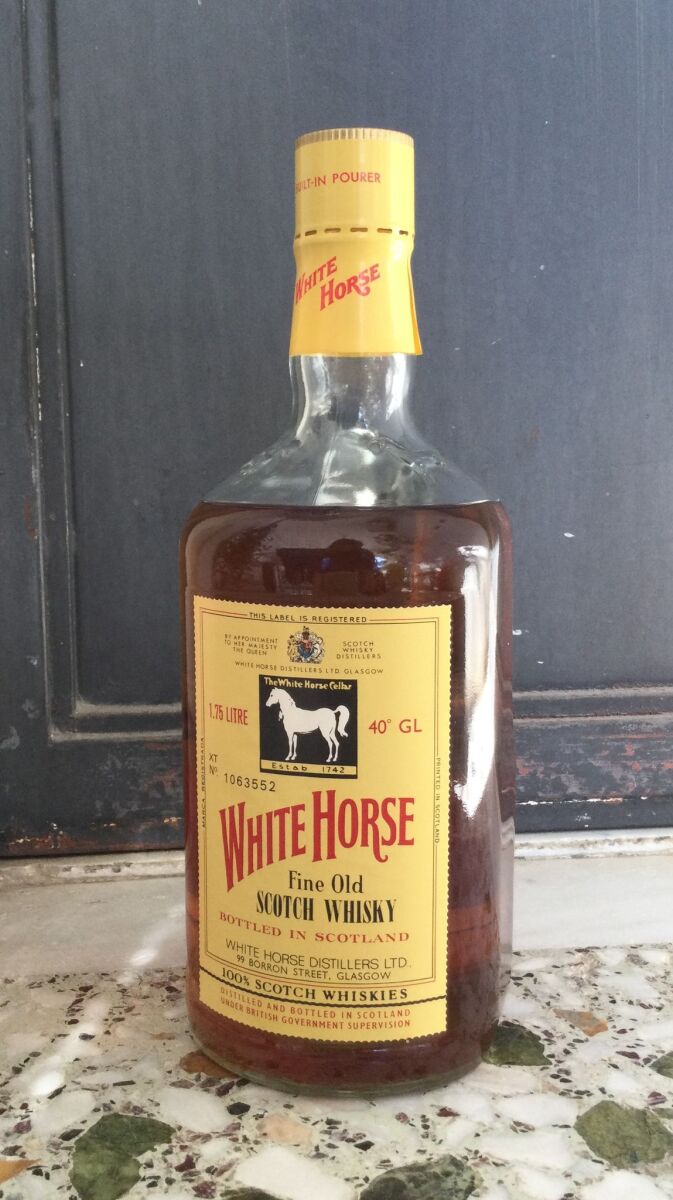 Vintage White Horse Fine Old Scotch… - € 180,00 - Vendora.cy