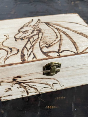 Ξύλινο κουτί με ζωγραφιά πυρογραφία καινούργιο