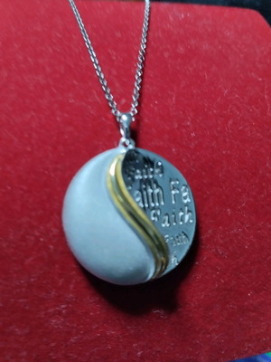 Galerie Tsangarakis pendant like new, silver with platinum