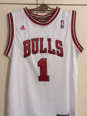 Authentic NBA Chicago Bulls jersey, Adidas, medium, white and red