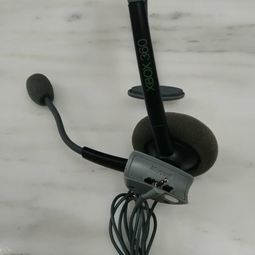 Microsoft Xbox 360 wired headset with boom mic and inline controls