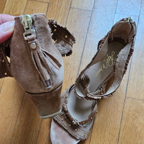 Alpe suede women's sandals size 39 like new, beige, 7 cm heel