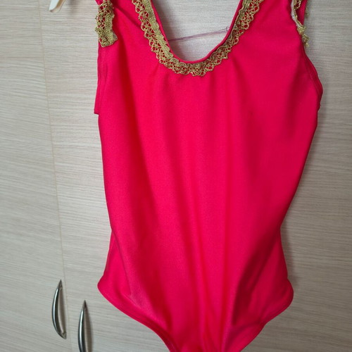 Ballerina dance costume size 4 like new, red satin and tulle