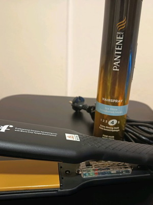 Absolutely 2 Fabulous Hair Straightener like new with free Pantene hairspray