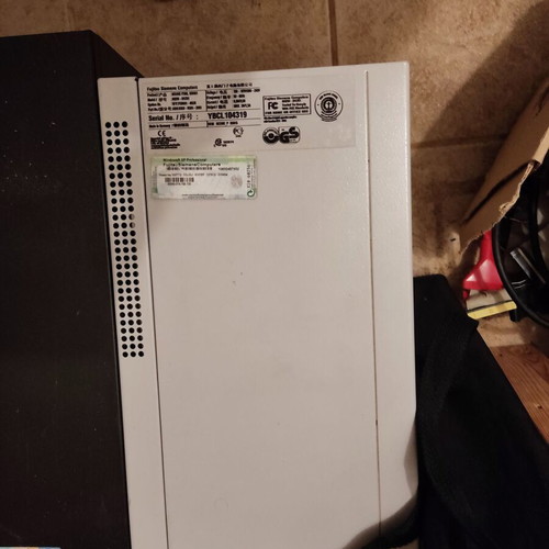 Fujitsu Siemens Scenic P300 retro gaming PC with Windows XP